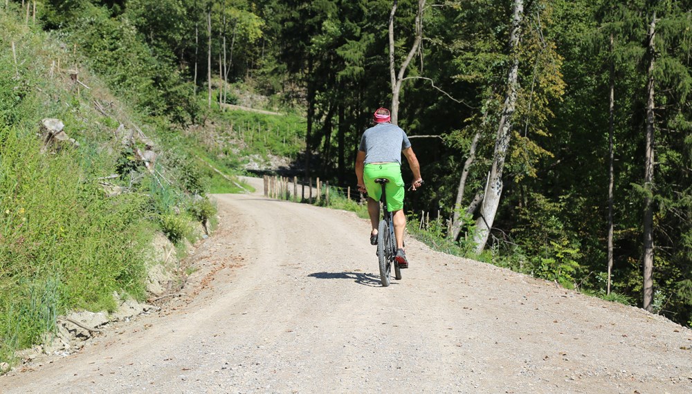 Der neue Waldweg Hungerburg (vormals Erlerweg) wird von den RadfahrerInnen gerne angenommen und ist die erste offizielle Radwegverbindung zwischen Hungerburg und Zentrum.