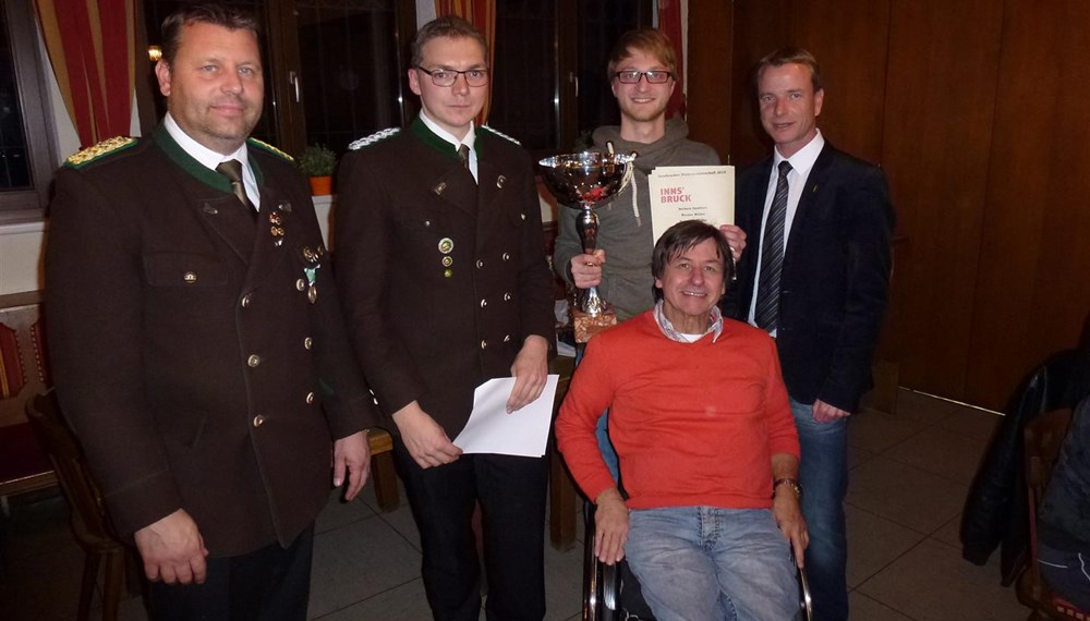 Die Schützengilde Reichenau veranstaltete vom 27. bis 31. Oktober die Innsbrucker Stadtmeisterschaft des Bezirkbundes Innsbruck. Sportreferent und Vizebürgermeister Christoph Kaufmann ließ es sich nicht nehmen persönlich die Siegerehrung mit mit Obmann und Oberschützenmeister Harald Gutsch und Bezirksoberschützenmeister Joachim Steinlechner durchzuführen.