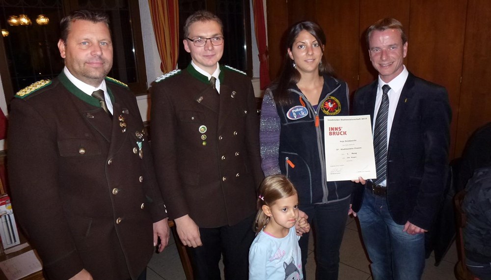 Die Schützengilde Reichenau veranstaltete vom 27. bis 31. Oktober die Innsbrucker Stadtmeisterschaft des Bezirkbundes Innsbruck. Sportreferent und Vizebürgermeister Christoph Kaufmann ließ es sich nicht nehmen persönlich die Siegerehrung mit mit Obmann und Oberschützenmeister Harald Gutsch und Bezirksoberschützenmeister Joachim Steinlechner durchzuführen.