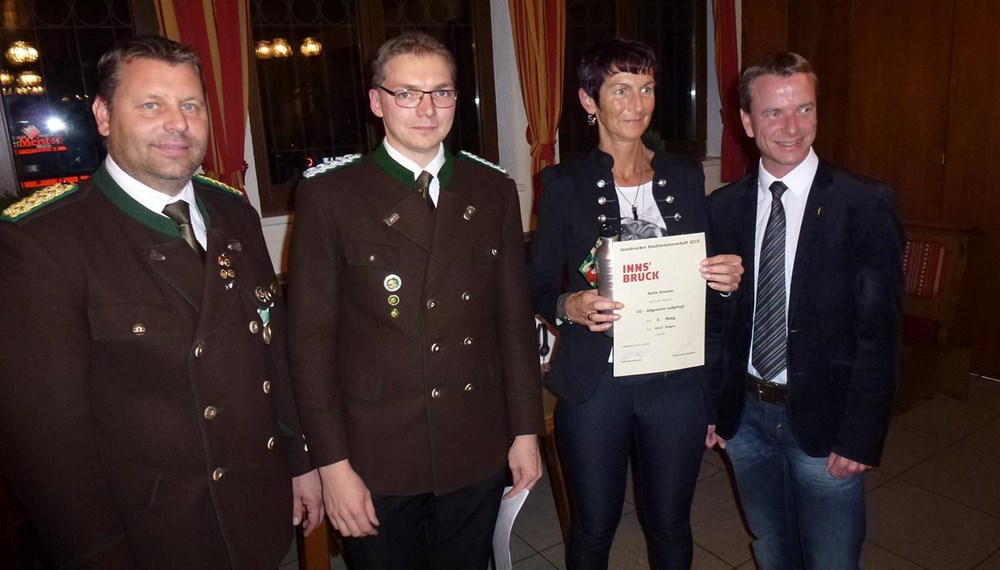 Die Schützengilde Reichenau veranstaltete vom 27. bis 31. Oktober die Innsbrucker Stadtmeisterschaft des Bezirkbundes Innsbruck. Sportreferent und Vizebürgermeister Christoph Kaufmann ließ es sich nicht nehmen persönlich die Siegerehrung mit mit Obmann und Oberschützenmeister Harald Gutsch und Bezirksoberschützenmeister Joachim Steinlechner durchzuführen.