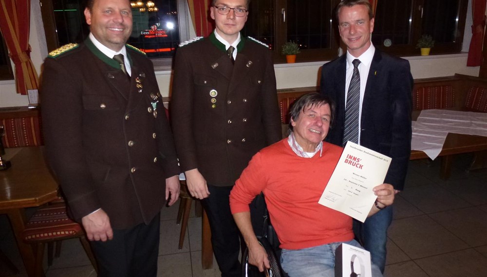 Die Schützengilde Reichenau veranstaltete vom 27. bis 31. Oktober die Innsbrucker Stadtmeisterschaft des Bezirkbundes Innsbruck. Sportreferent und Vizebürgermeister Christoph Kaufmann ließ es sich nicht nehmen persönlich die Siegerehrung mit mit Obmann und Oberschützenmeister Harald Gutsch und Bezirksoberschützenmeister Joachim Steinlechner durchzuführen.