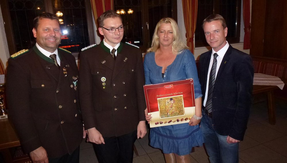 Die Schützengilde Reichenau veranstaltete vom 27. bis 31. Oktober die Innsbrucker Stadtmeisterschaft des Bezirkbundes Innsbruck. Sportreferent und Vizebürgermeister Christoph Kaufmann ließ es sich nicht nehmen persönlich die Siegerehrung mit mit Obmann und Oberschützenmeister Harald Gutsch und Bezirksoberschützenmeister Joachim Steinlechner durchzuführen.