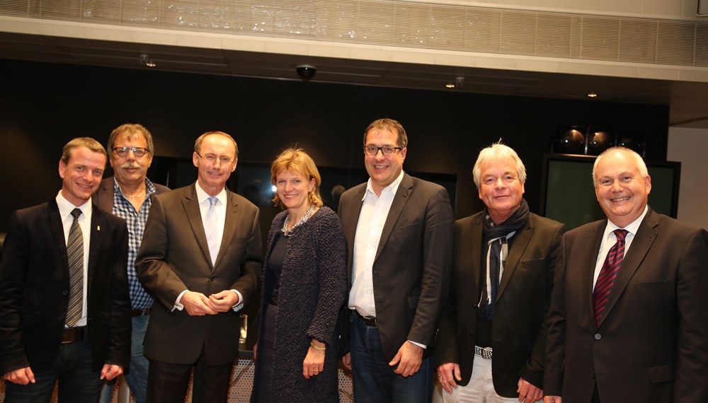 Als erster Gast der Diskussionsreihe "Österreichische Abgeordnete des Europäischen Parlaments im Innsbrucker Gemeinderat" stattete EU-Abgeordneter Othmar Karas der Tiroler Landeshauptstadt einen Besuch ab. Nach einem  Vortrag zu aktuellen Themen, entwickelte sich eine interessante Diskussion. V.l.: Vizebürgermeister Christoph Kaufmann, Stadtrat Gerhard Fritz, Othmar Karas, Bürgermeisterin Christine Oppitz Plörer, Stadtrat Franz X. Gruber, Stadtrat Ernst Pechlaner und Stadtrat Andreas Wanker