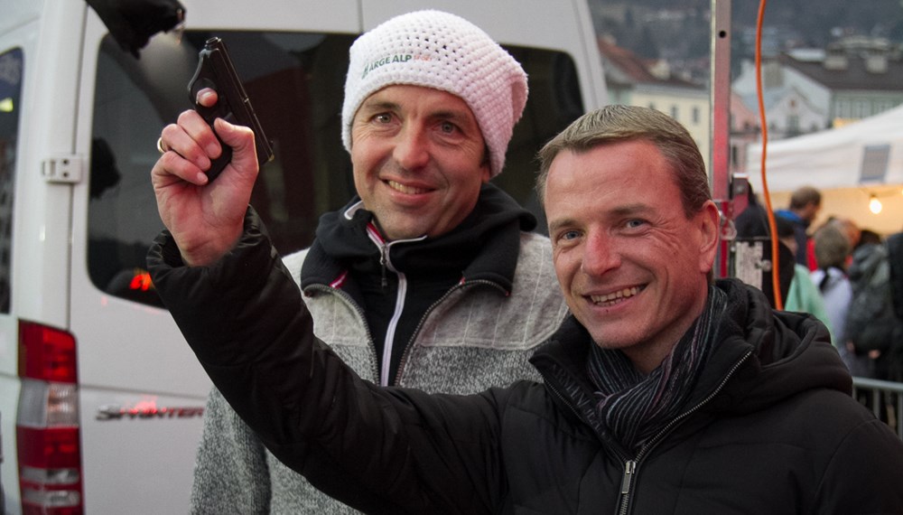 Der Silvesterlauf 2015 konnte einen Teilnehmerrekord von knapp 1.500 LäuferInnen verzeichnen. Vizebürgermeister Christoph Kaufmann gratulierte den SiegerInnen und war begeistert von der tollen Stimmung.