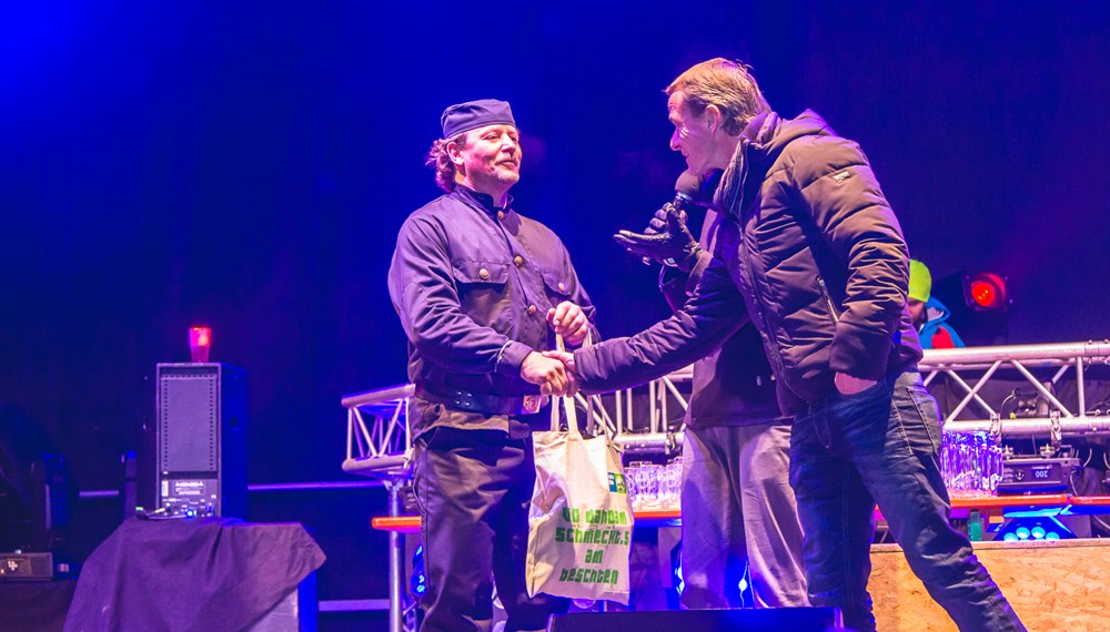 Der Silvesterlauf 2015 konnte einen Teilnehmerrekord von knapp 1.500 LäuferInnen verzeichnen. Vizebürgermeister Christoph Kaufmann gratulierte den SiegerInnen und war begeistert von der tollen Stimmung.