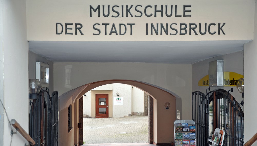 Der nächste „Tag der offenen Tür“ der städtischen Musikschule am Innrain findet am 23. April 2024 von 14.00 bis 18.00 Uhr statt.