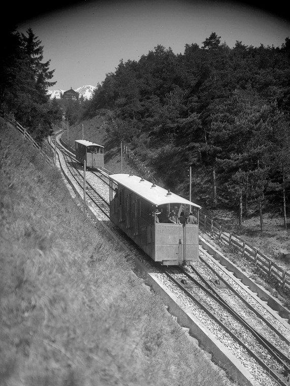 Aufgrund von Wartungsarbeiten musste die Hungerburgbahn den Betrieb für 2 Wochen einstellen.