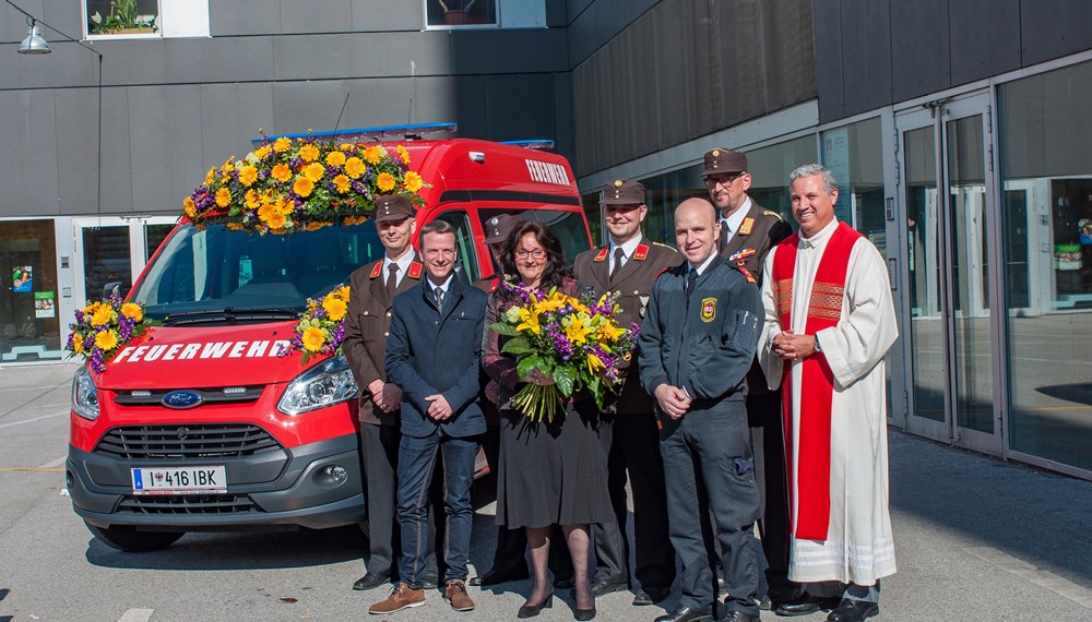 Vizebürgermeister und Feuerwehrreferent Christoph Kaufmann war bei der Florianifeier der Freiwilligen Feuerwehr Neu Arzl am Sonntag dabei. Im Rahmen der Messe wurde das neue Mannschaftstransportfahrzeug geweiht. Kaufmann bedankte sich bei allen FeuerwehrkameradInnen, die sich 365 Tage im Jahr und 24 Stunden am Tag für die Sicherheit der Innsbrucker Bevölkerung bereithalten.