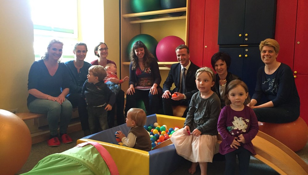 Vizebürgermeister und Familienreferent Christoph Kaufmann besuchte das Eltern Kind Zentrum (Ekiz) in der Amraserstraße. Mit fast 50.000 persönlichen Kontakten ist das "Ekiz" eine wichtige Familieneinrichtung in der Landeshauptstadt Innsbruck.