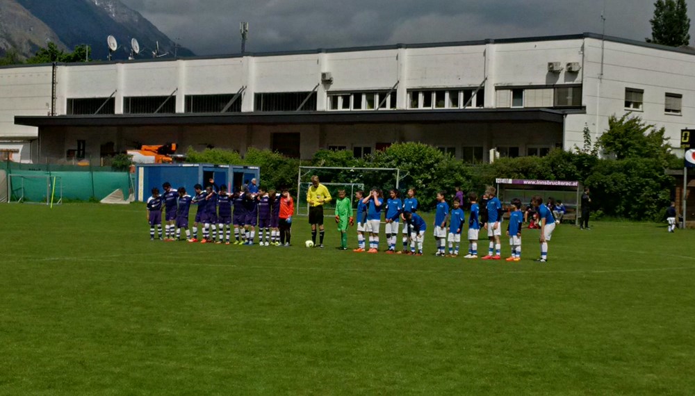 Sportreferent und Vizebürgermeister Christoph Kaufmann führte gemeinsam mit ÖSV Skispringer Andreas Kofler und Gemeinderat Kurt Wallasch die Siegerehrung beim 2. Int. Pfingstturnier des IAC durch.