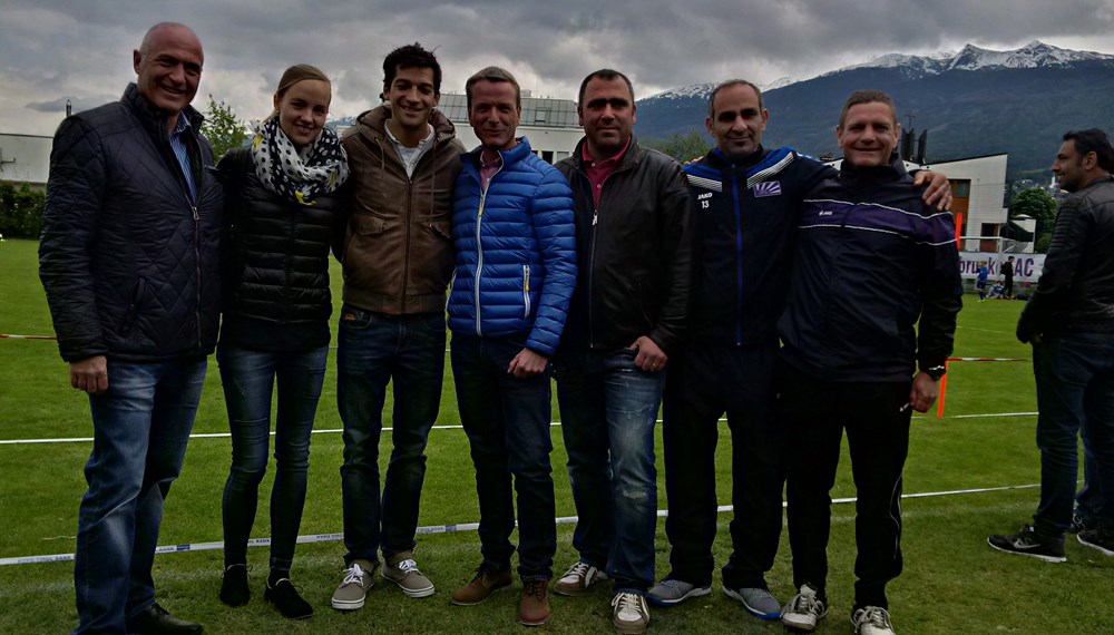 Sportreferent und Vizebürgermeister Christoph Kaufmann führte gemeinsam mit ÖSV Skispringer Andreas Kofler und Gemeinderat Kurt Wallasch die Siegerehrung beim 2. Int. Pfingstturnier des IAC durch.