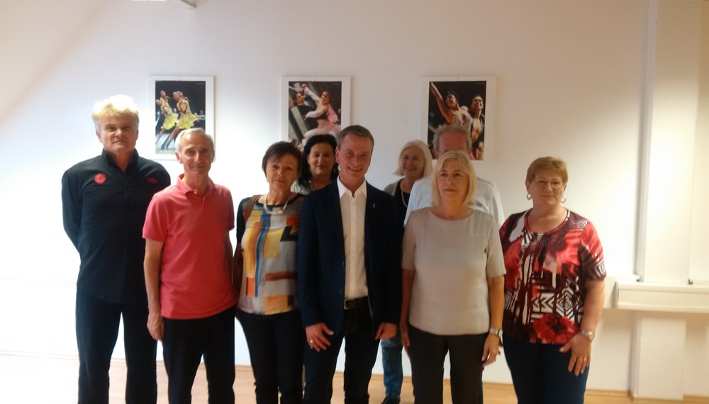 Kürzlich stattete Vizebürgermeister und SeniorInnenreferent Christoph Kaufmann dem Verein Aktiv 50plus einen Besuch ab. Dort führte ihn Obmann DI Walter Mair durch das Zentrum für Bewegung - Geist - Tanz/Rhytmik und Gesundheit für die Generation 50plus.