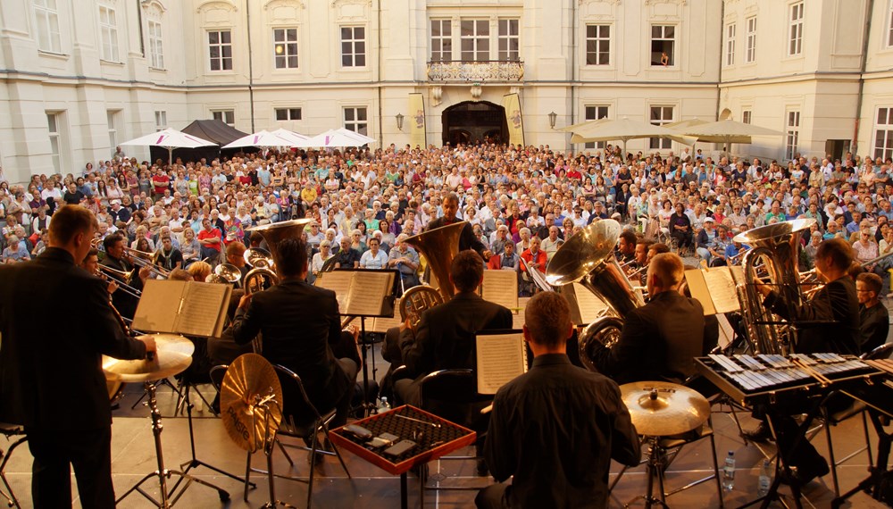 Im Juli fanden die Serenaden der Innsbrucker Promenadenkonzerte im Innenhof der Hofburg statt.