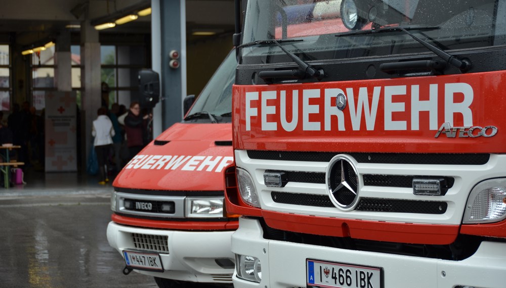 ORF Radio Tirol Sommerfrische zu Gast bei der Berufsfeuerwehr Innsbruck: Groß und Klein hatten sichtlich Spaß beim "Blaulichttag"