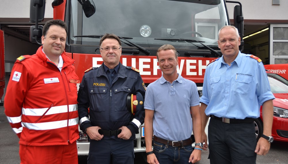 ORF Radio Tirol Sommerfrische zu Gast bei der Berufsfeuerwehr Innsbruck: Groß und Klein hatten sichtlich Spaß beim "Blaulichttag"