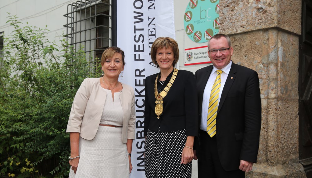 Am 12. August wurden die Innsbrucker Festwochen der Alten Musik feierlich eröffnet. Am Bild: Mag. Wolfgang Sobotka (Bundesminister für Inneres), Landeshauptmann Günther Platter, Bundespräsident a.D. Dr. Heinz Fischer mit Gattin Margit, Alessandro De Marchi (Künstlerischer Leiter der Innsbrucker Festwochen), Innsbrucks Bürgermeisterin Mag.a Christine Oppitz-Plörer.