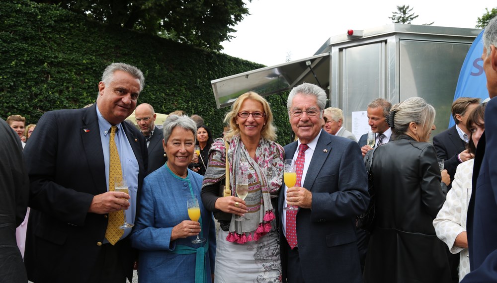 Am 12. August wurden die Innsbrucker Festwochen der Alten Musik feierlich eröffnet. Am Bild: Mag. Wolfgang Sobotka (Bundesminister für Inneres), Landeshauptmann Günther Platter, Bundespräsident a.D. Dr. Heinz Fischer mit Gattin Margit, Alessandro De Marchi (Künstlerischer Leiter der Innsbrucker Festwochen), Innsbrucks Bürgermeisterin Mag.a Christine Oppitz-Plörer.