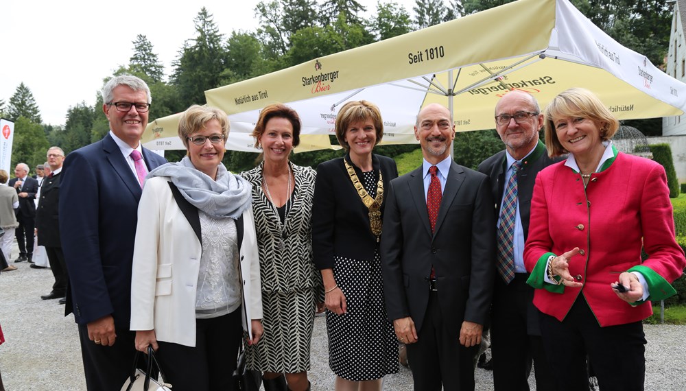 Am 12. August wurden die Innsbrucker Festwochen der Alten Musik feierlich eröffnet. Am Bild: Mag. Wolfgang Sobotka (Bundesminister für Inneres), Landeshauptmann Günther Platter, Bundespräsident a.D. Dr. Heinz Fischer mit Gattin Margit, Alessandro De Marchi (Künstlerischer Leiter der Innsbrucker Festwochen), Innsbrucks Bürgermeisterin Mag.a Christine Oppitz-Plörer.