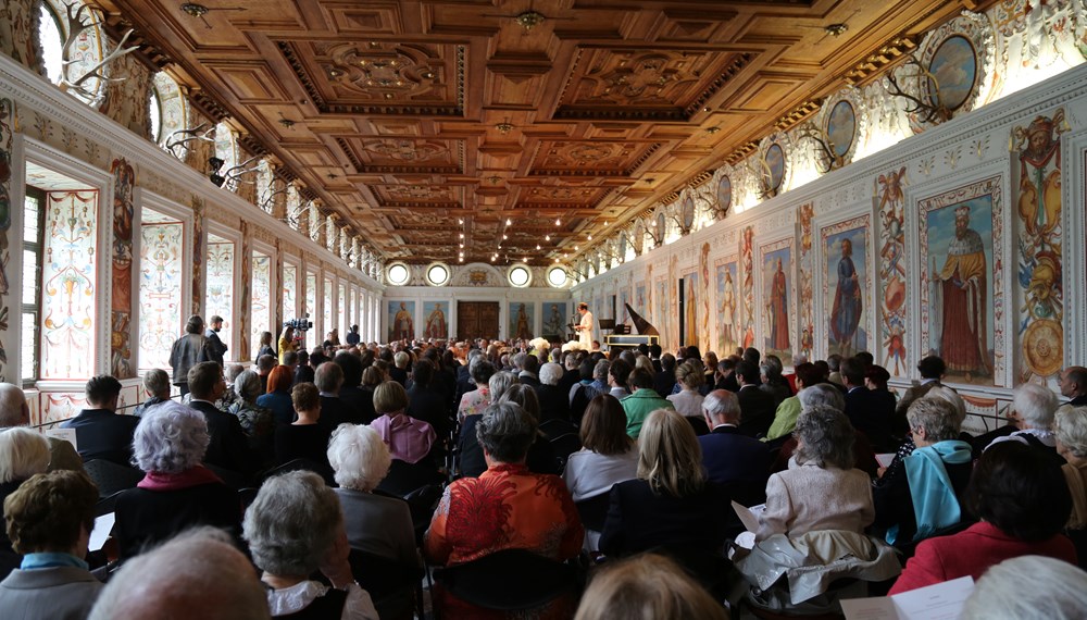 Am 12. August wurden die Innsbrucker Festwochen der Alten Musik feierlich eröffnet. Am Bild: Mag. Wolfgang Sobotka (Bundesminister für Inneres), Landeshauptmann Günther Platter, Bundespräsident a.D. Dr. Heinz Fischer mit Gattin Margit, Alessandro De Marchi (Künstlerischer Leiter der Innsbrucker Festwochen), Innsbrucks Bürgermeisterin Mag.a Christine Oppitz-Plörer.