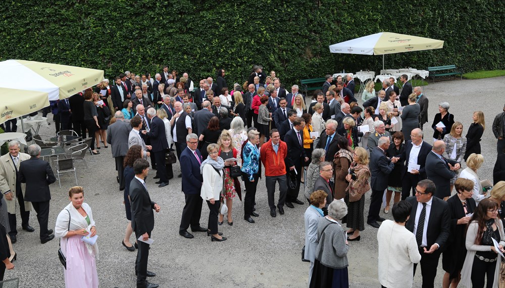 Am 12. August wurden die Innsbrucker Festwochen der Alten Musik feierlich eröffnet. Am Bild: Mag. Wolfgang Sobotka (Bundesminister für Inneres), Landeshauptmann Günther Platter, Bundespräsident a.D. Dr. Heinz Fischer mit Gattin Margit, Alessandro De Marchi (Künstlerischer Leiter der Innsbrucker Festwochen), Innsbrucks Bürgermeisterin Mag.a Christine Oppitz-Plörer.