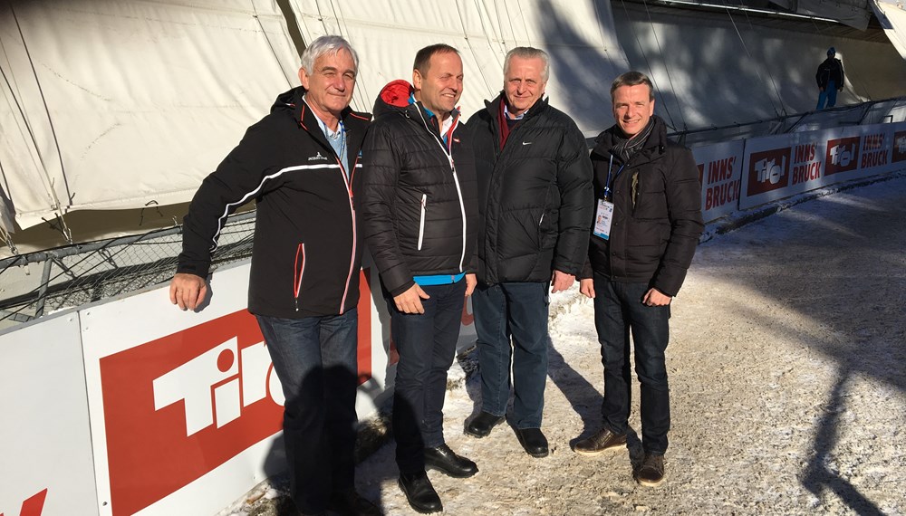 Der neue Präsident der Bundessportorganisation (BSO) Rudolf Hundstorfer (2.v.r.) besuchte die Rodel WM 2017 in Innsbruck/Igls. Sportreferent Vizebürgermeister Christoph Kaufmann (r.) führte ihn gemeinsam mit LH Stellv. Josef Geisler (2.v.l.) und ÖRV-Präsident Michael Bielowski (l.) durch den Igler Eiskanal.