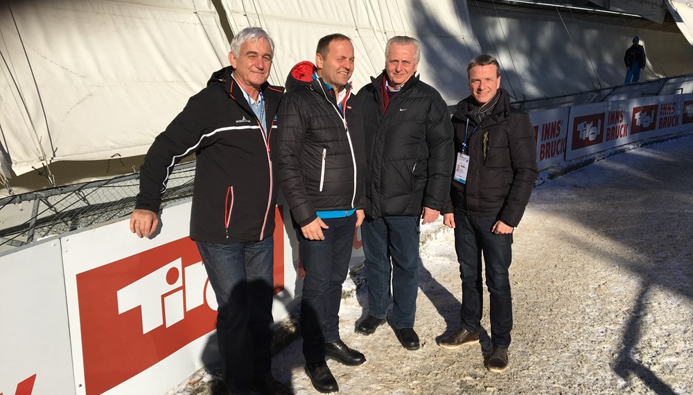 Der neue Präsident der Bundessportorganisation (BSO) Rudolf Hundstorfer (2.v.r.) besuchte die Rodel WM 2017 in Innsbruck/Igls. Sportreferent Vizebürgermeister Christoph Kaufmann (r.) führte ihn gemeinsam mit LH Stellv. Josef Geisler (2.v.l.) und ÖRV-Präsident Michael Bielowski  (l.) durch den Igler Eiskanal.