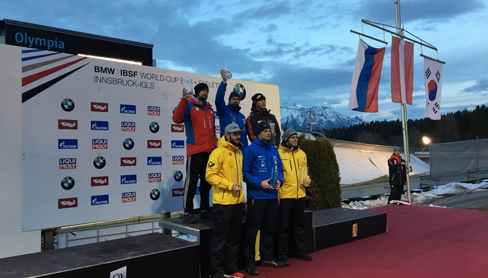Zum vierten Mal in der laufenden Weltcup-Saison ist Österreichs Skeleton-Ass Janine Flock Anfang Februar aufs Podest gefahren. Beim Heimrennen in Innsbruck-Igls belegte die Rumerin Platz 3. Bei den Herren gewann der Lette Martins Dukurs vor dem Russen Alexander Tretjakow und dem Südkoreaner Yun Sung Bin. Die Siegerehrung führten Vizebürgermeister und Sportreferent Christoph Kaufmann, IBSF Präsident Ivo Feriani, ÖBSV Präsident Roman Schobersberger und ÖBSV Vizepräsident Markus Mitterrutzner durch.