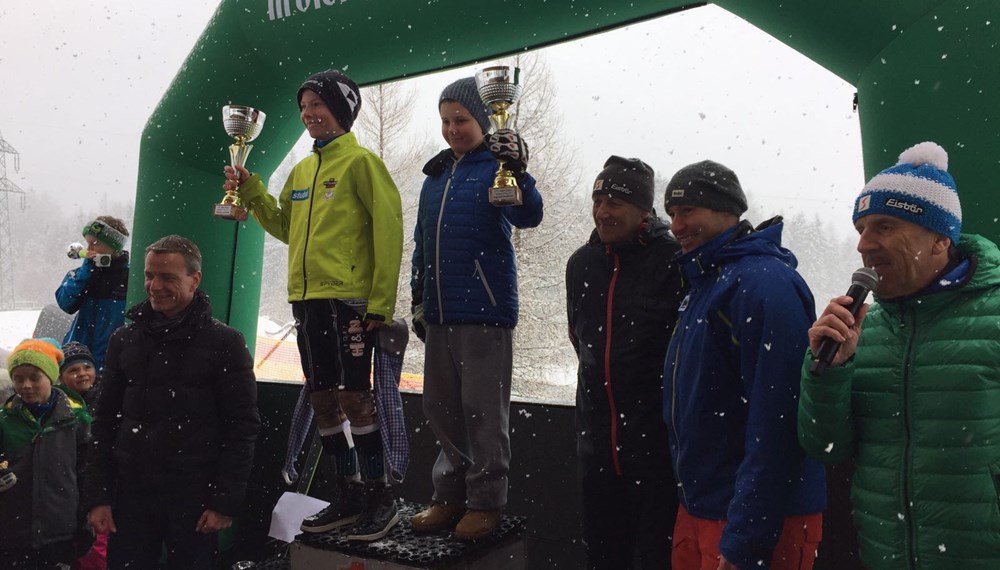 Beim 21. TT-Miniadler-Grand Prix am Patscherkofel, Heiligwasserwiese, erfreuten sich fast 200 Nachwuchsrennfahrer aus ganz Tirol in fünf Altersklassen (U8 bis U12) bester Pistenbedingungen. Danke an den Skiclub Patscherkofel und an die Patscherkofelbahnen für die tolle Organisation trotz schwieriger Witterungsverhältnisse.