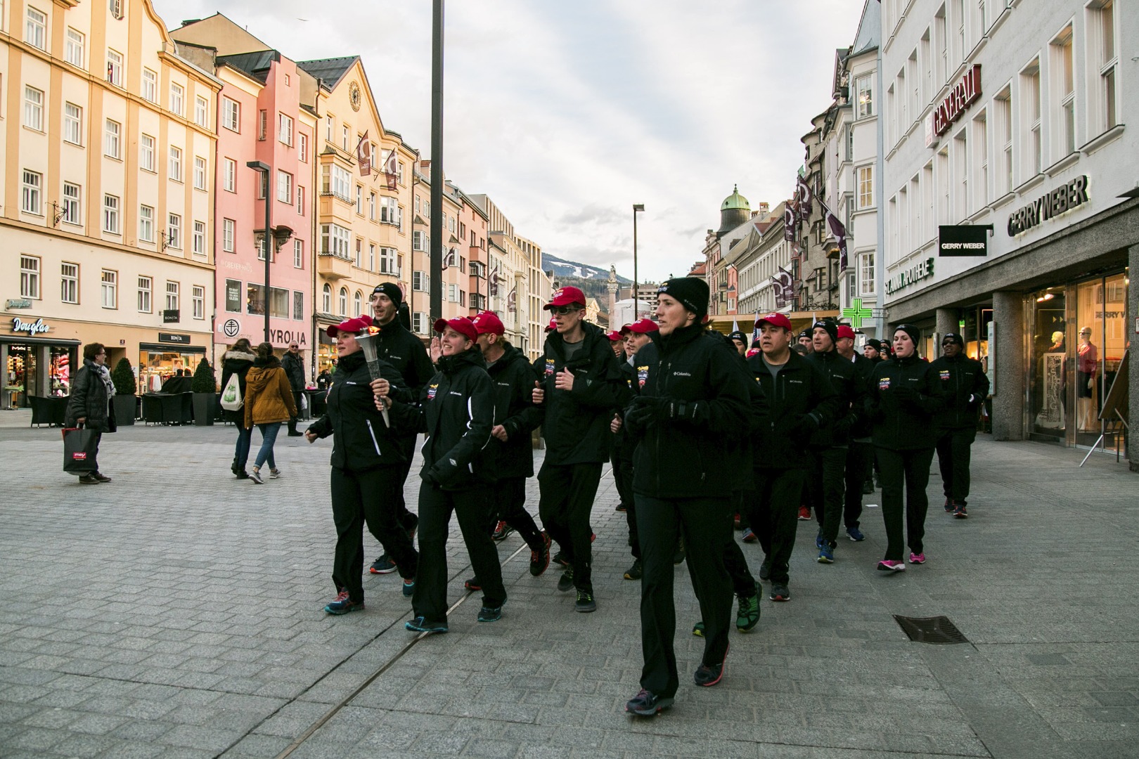 "Flamme der Hoffnung": Impressionen des Fackellaufs in Innsbruck zu den Special Olympics World Winter Games 2017