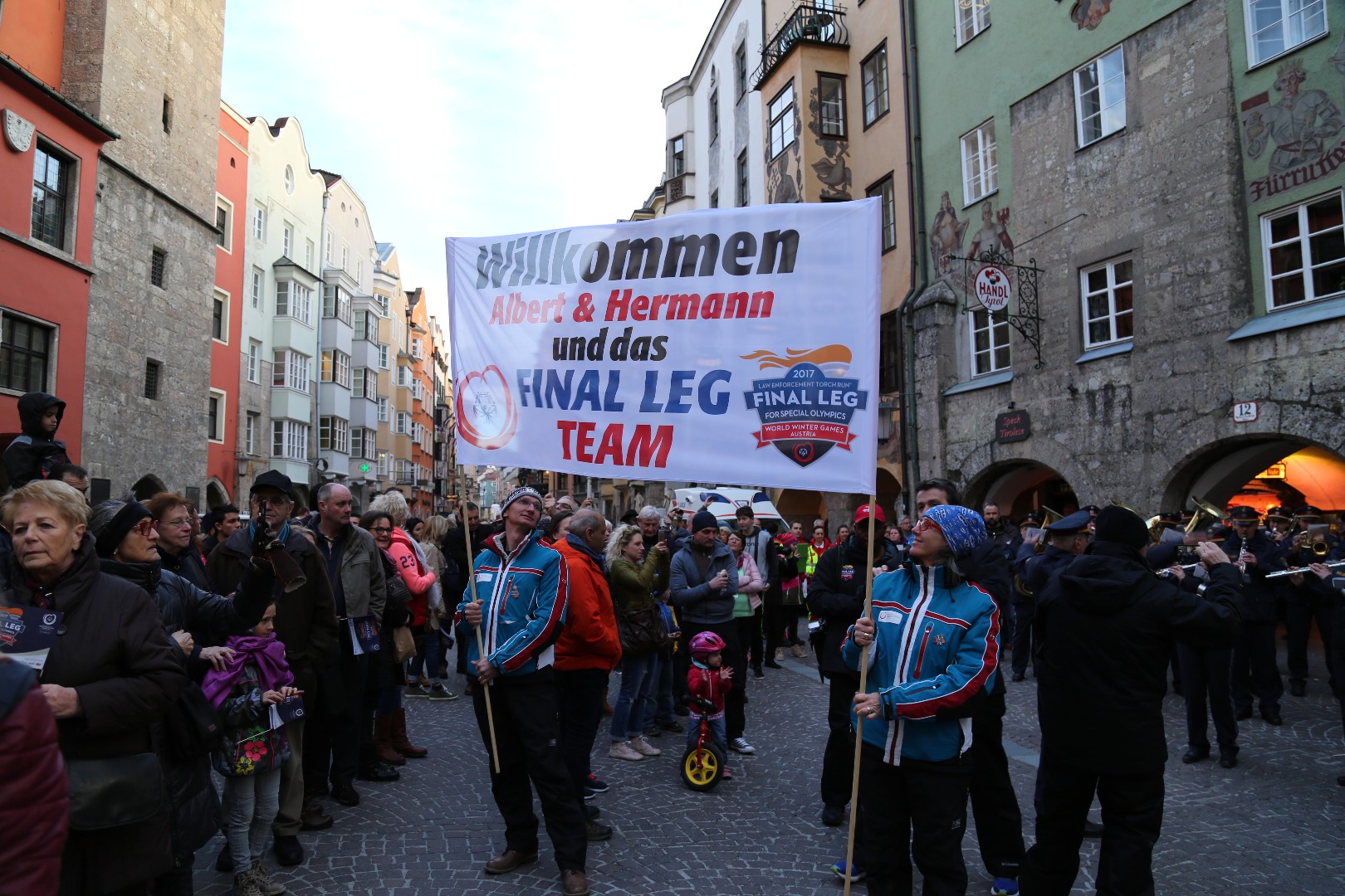 "Flamme der Hoffnung": Impressionen des Fackellaufs in Innsbruck zu den Special Olympics World Winter Games 2017