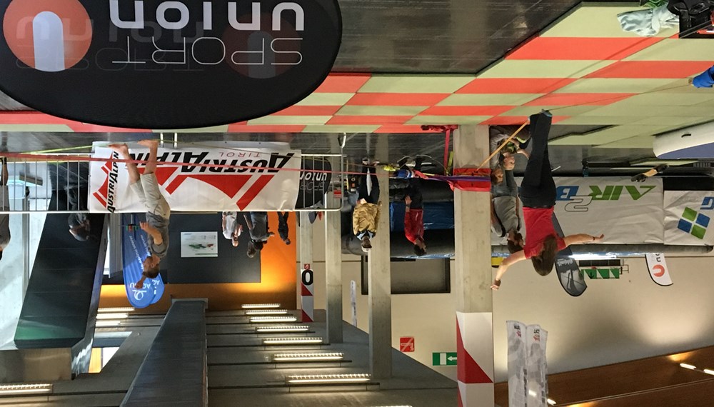 Actionsportevent des Jahres der SPORTUNION Tirol: 21 unterschiedlichen Sportarten wurden den BesucherInnen von rund 30 hoch motivierten TrainerInnen erklärt und näher gebracht. Von Parkour über Airtrack und Floorball bis hin zu einer Airtrack war wieder für jeden etwas dabei.