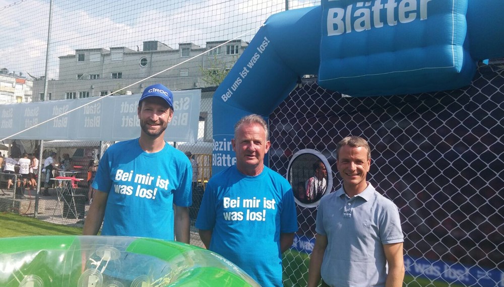 Am Samstag, den 24. Juni 2017 fand wieder das große STADTBLATT Bubble Soccer Kleinfeldturnier der SPG Innsbruck West am Sportplatz Hötting-West in Innsbruck statt. Für das Turnier könnten sich Damenmannschaften, Hobby-, oder Betriebsmannschaft anmelden !! Herzlichen Dank an die SPG Innsbruck West für das tolle Turnier.