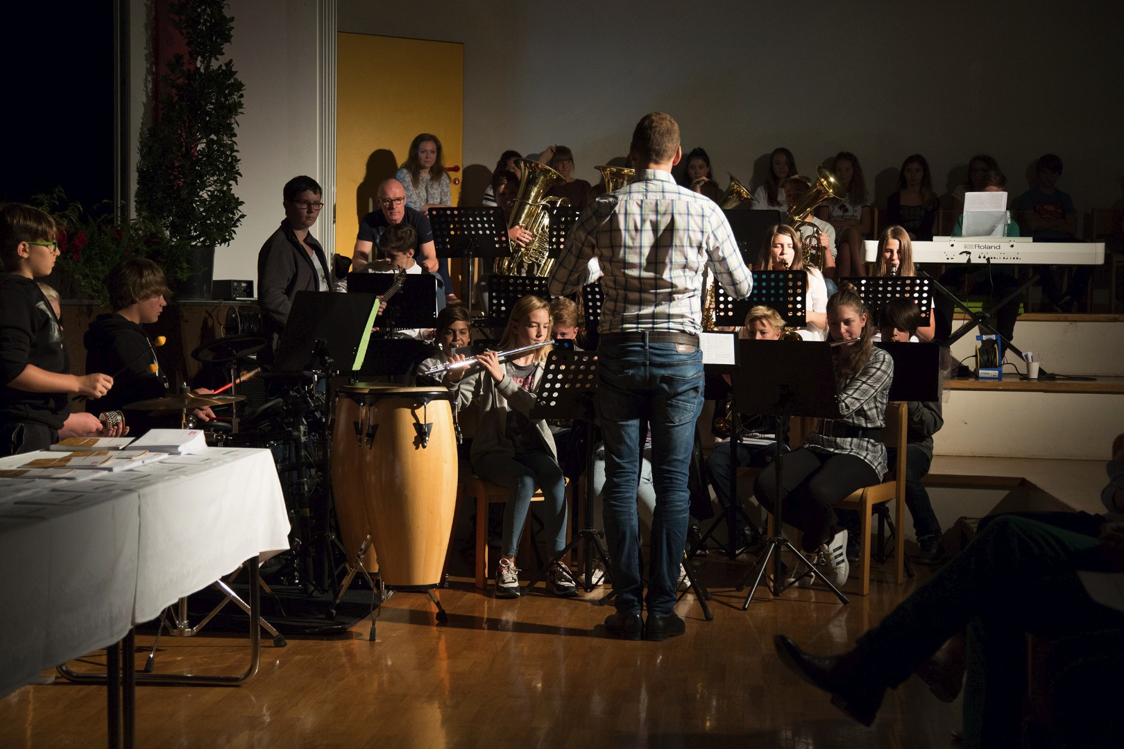 Das Schulorchester der NMS O-Dorf spielte Songs von Michael Jackson.