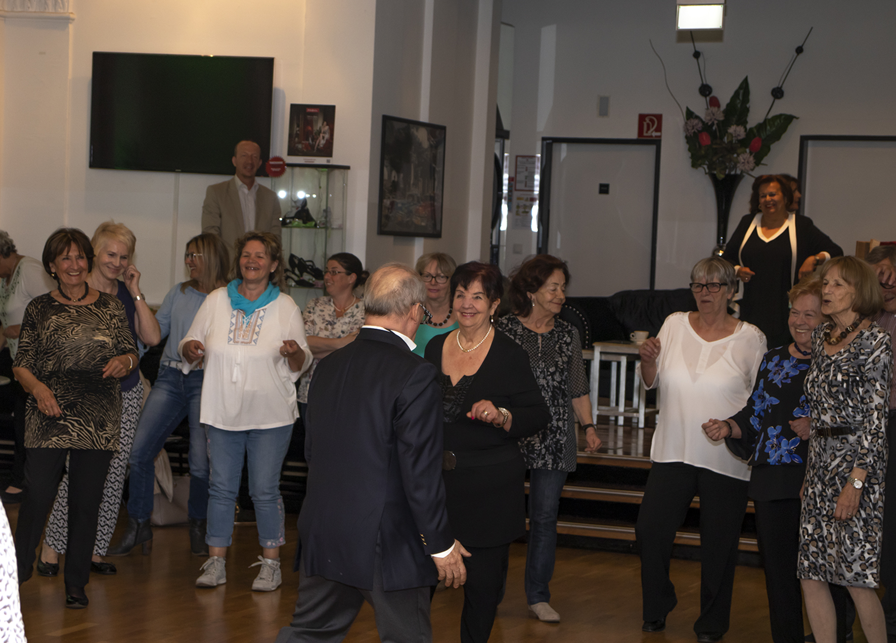 Die Besucherinnen hatten bei Tanz und Musik sichtlich ihren Spaß.